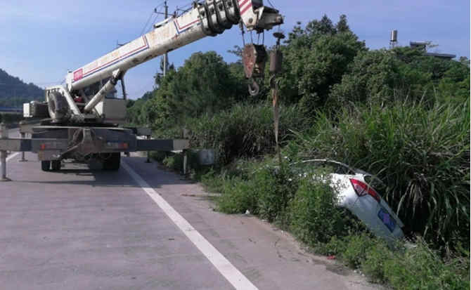 余江区重载吊车救援 余江区重载吊车救援